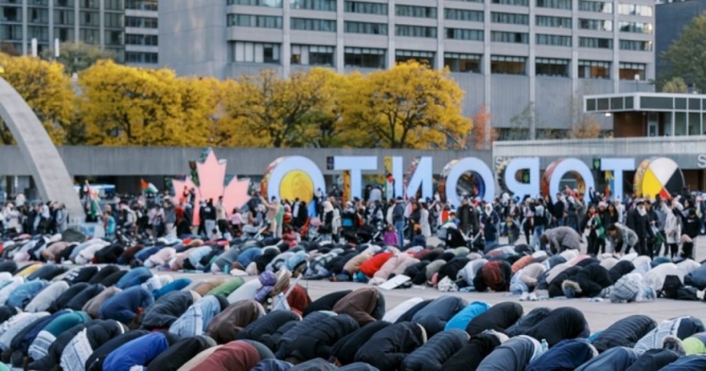 Quebec is threatening to outlaw public prayer Quebec is threatening to outlaw public prayer