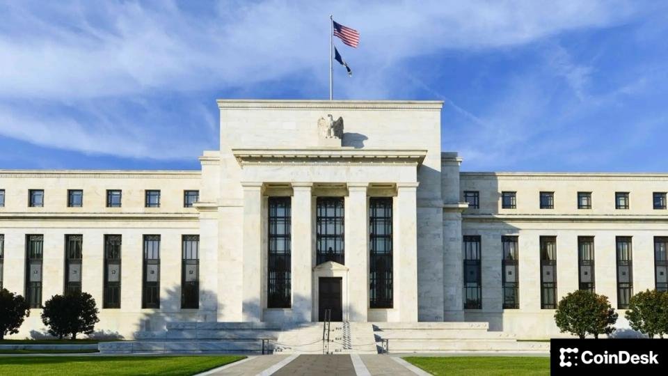 Stablecoin Inflows Rise Before Fed Rate Decision: Crypto Daybook Americas Stablecoin Inflows Rise Before Fed Rate Decision: Crypto Daybook Americas