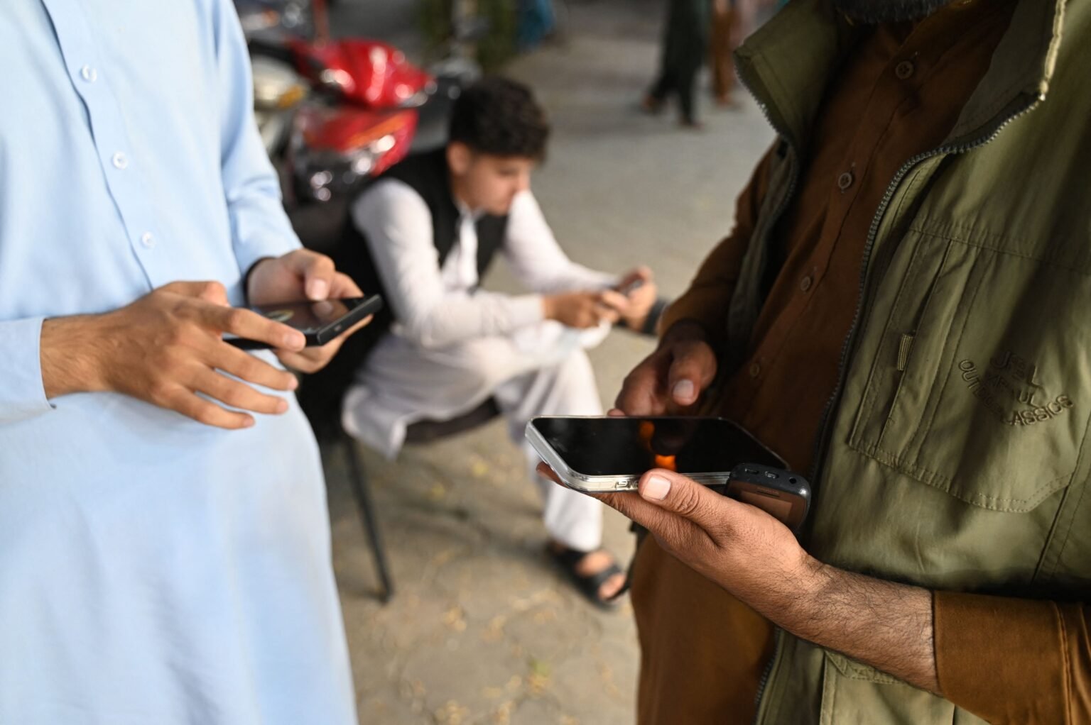 CPJ and #KeepItOn coalition urge Taliban to end internet blackouts in Afghanistan