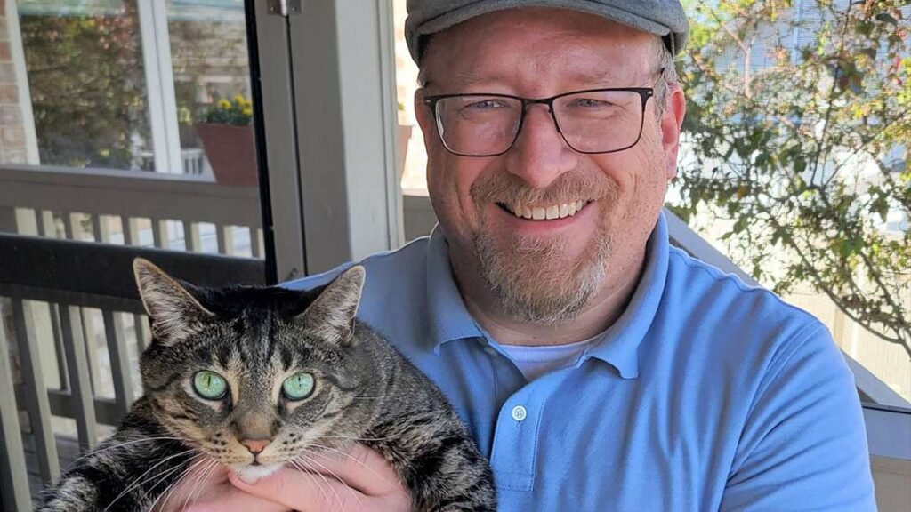 Review: This Cat Gamed the Academic Publishing System and Earned High Marks on Google Scholar