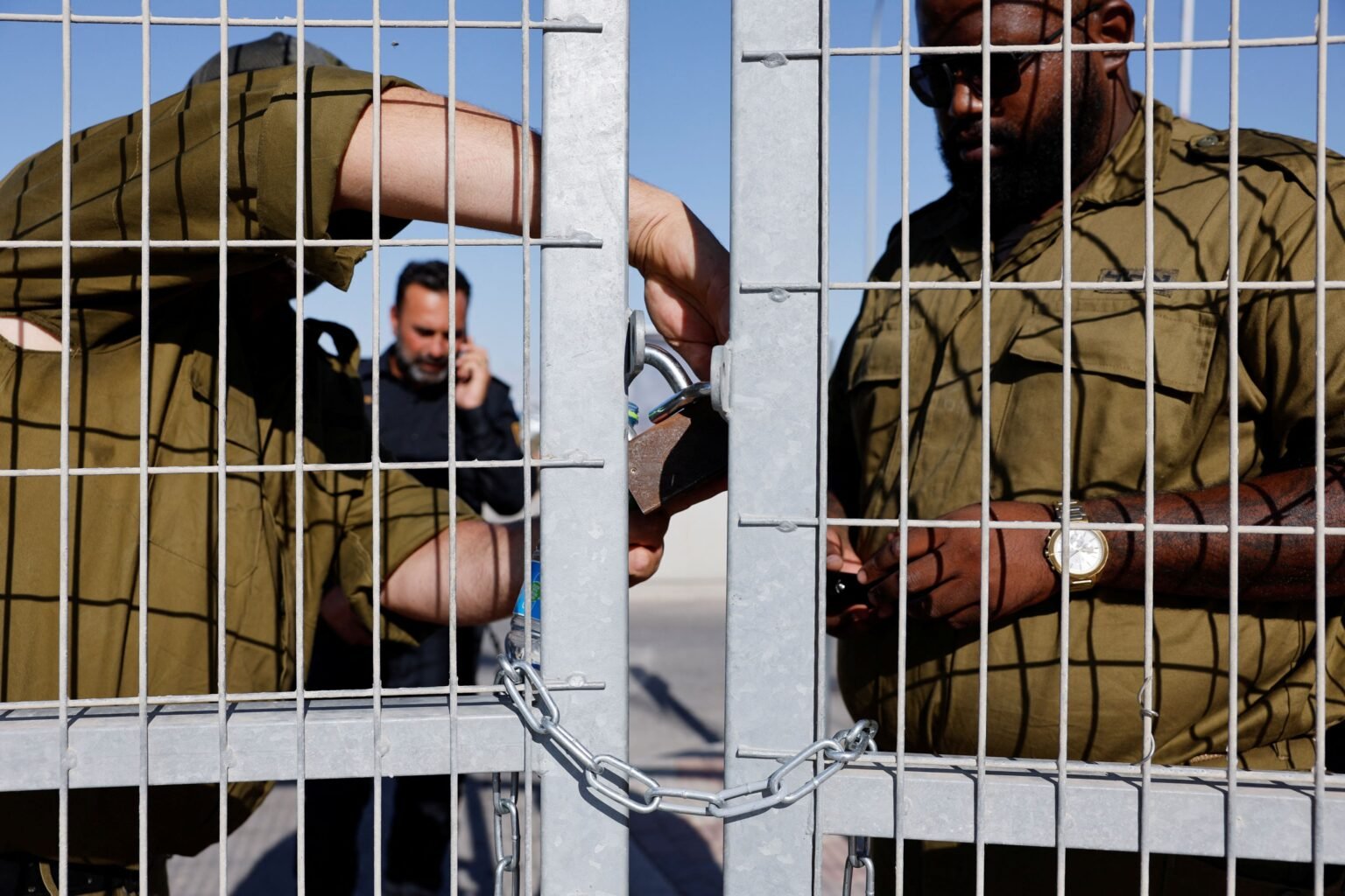 Israeli journalist faces threats after reporting alleged sexual abuse of prisoner