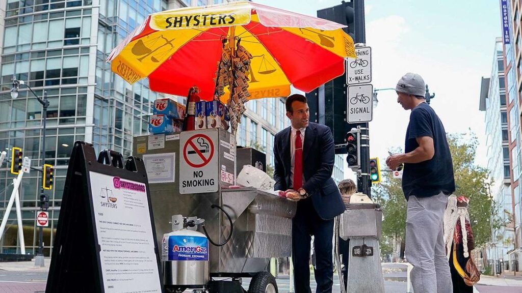 Photo: A Furloughed Federal Worker Opens a Hot Dog Cart