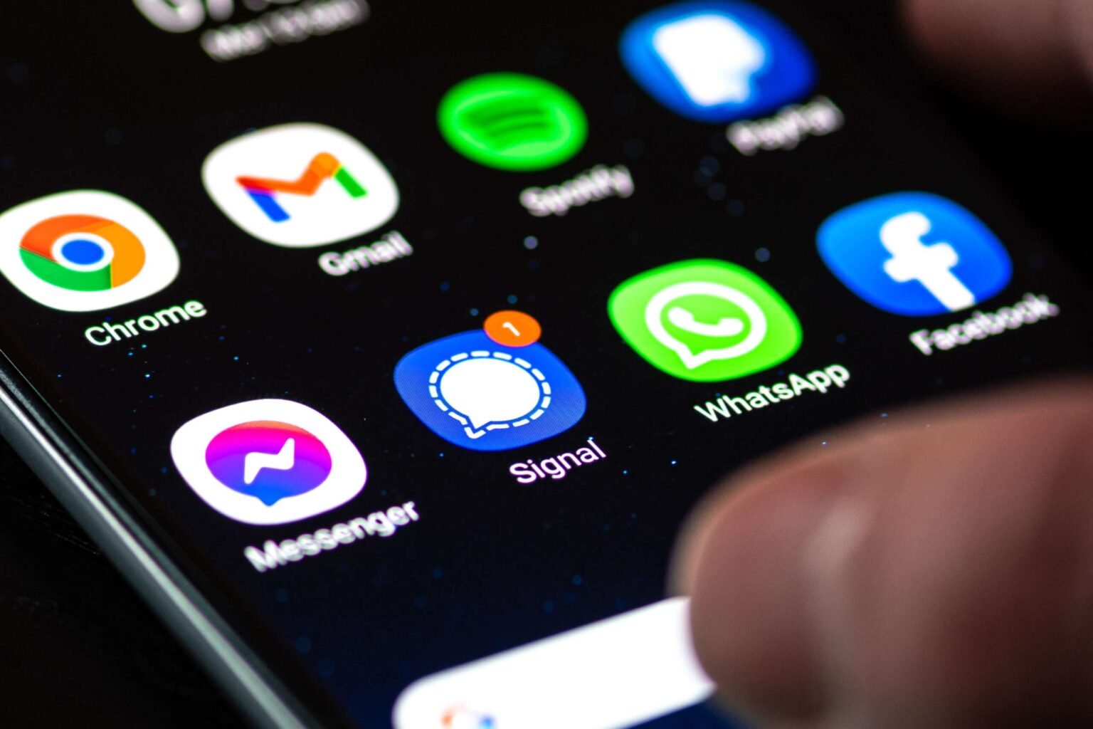 The ‘Free’ World Is Coming for Your Private Messages The ‘Free’ World Is Coming for Your Private Messages