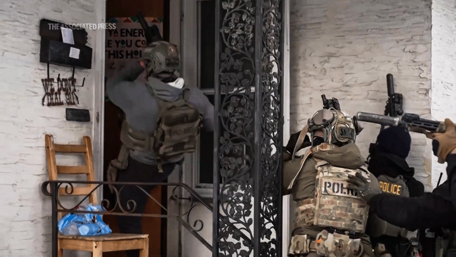 Federal Agents Used a Battering Ram to Enter a Minneapolis Home Without Valid Warrant, Video Shows Federal Agents Used a Battering Ram to Enter a Minneapolis Home Without Valid Warrant, Video Shows