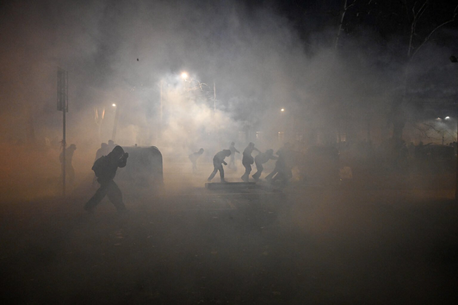 Masked protesters attack Italian RAI TV crew during clashes with police