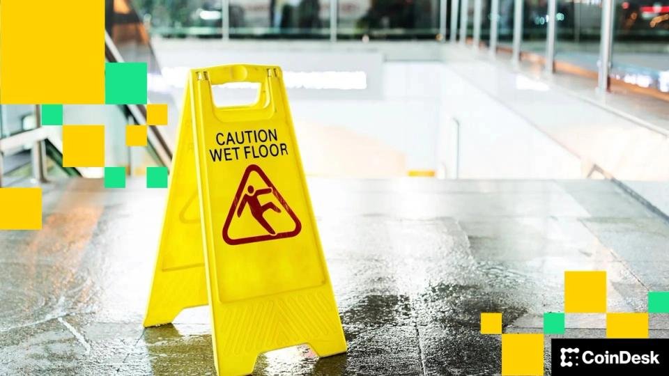 BTC falls alongside key software ETF (IGV) BTC falls alongside key software ETF (IGV)