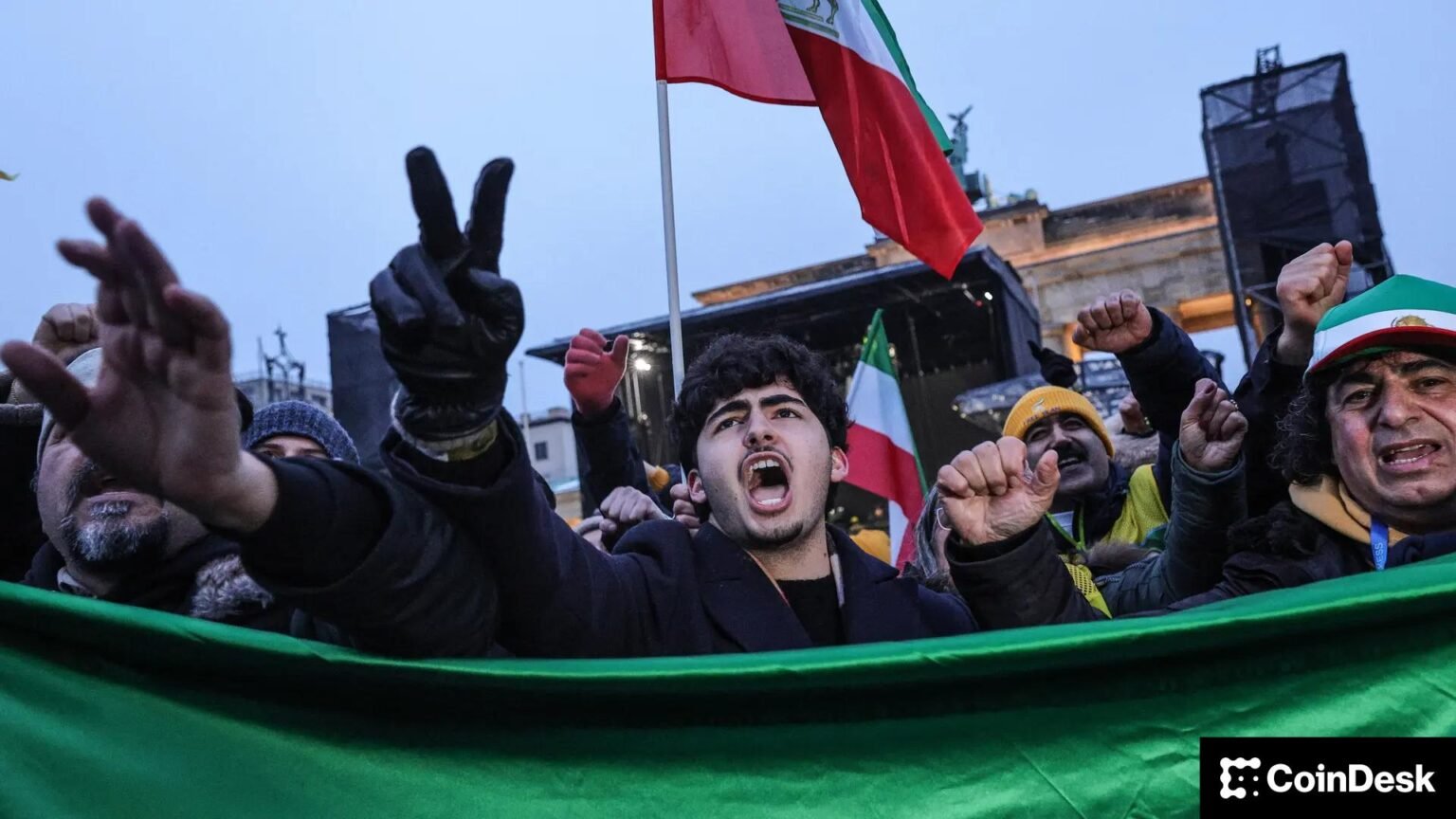 Iran’s rial collapse mirrors Lebanon’s crisis, driving citizens to bitcoin Iran’s rial collapse mirrors Lebanon’s crisis, driving citizens to bitcoin