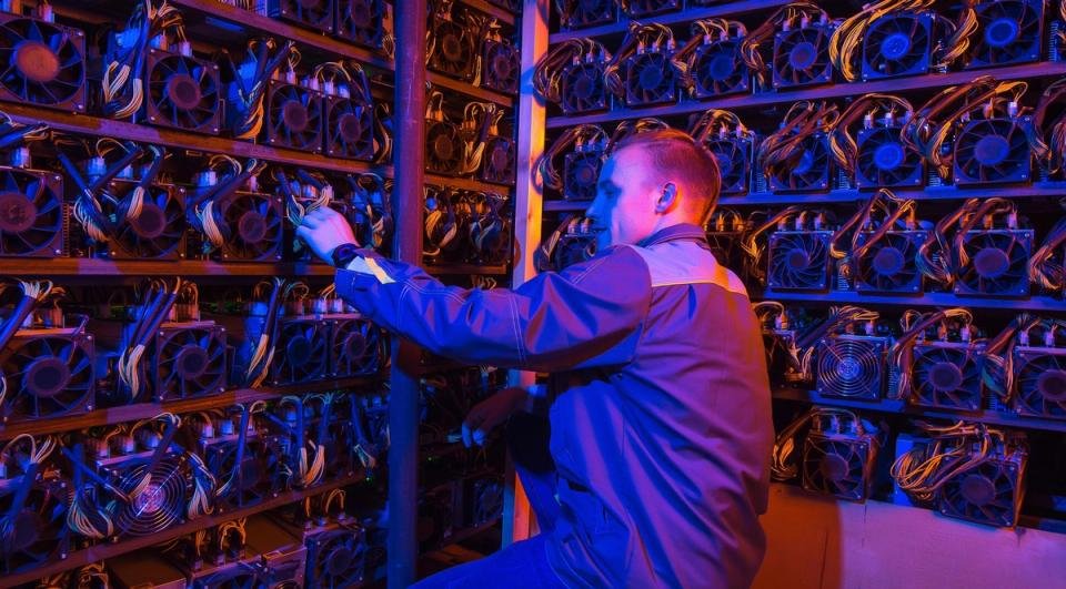 Bitcoin miners are becoming AI companies and selling their BTC to fund the transition Bitcoin miners are becoming AI companies and selling their BTC to fund the transition