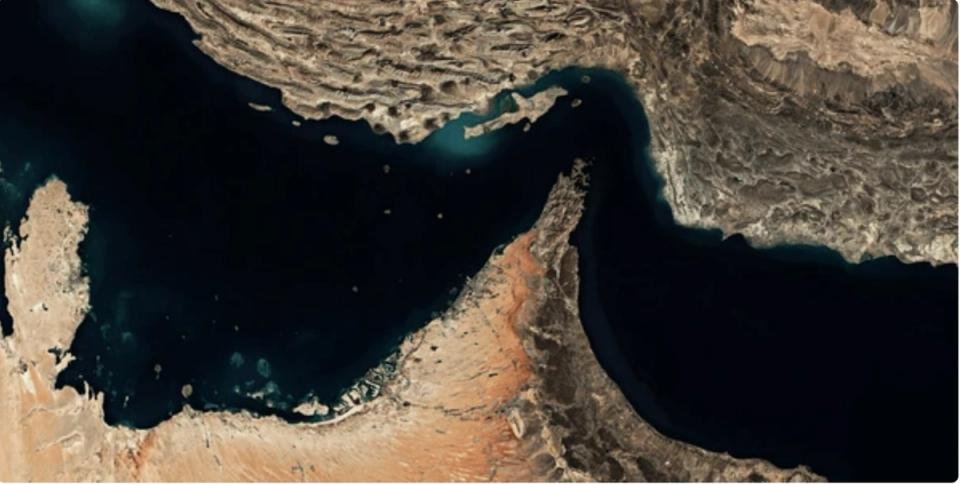 Bitcoin holds ,500 as Trump signals he may end Iran war with Hormuz still shut Bitcoin holds ,500 as Trump signals he may end Iran war with Hormuz still shut