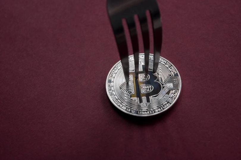 Bitcoin (BTC) market is splitting in two. Here’s who is buying and selling amid the war Bitcoin (BTC) market is splitting in two. Here’s who is buying and selling amid the war