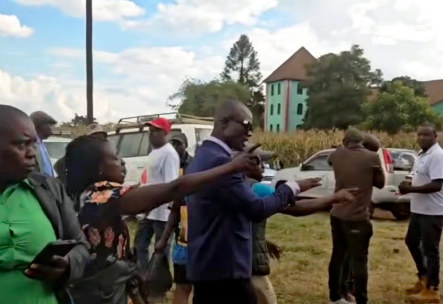 Zimbabwean journalists harassed at hearings to extend president’s term