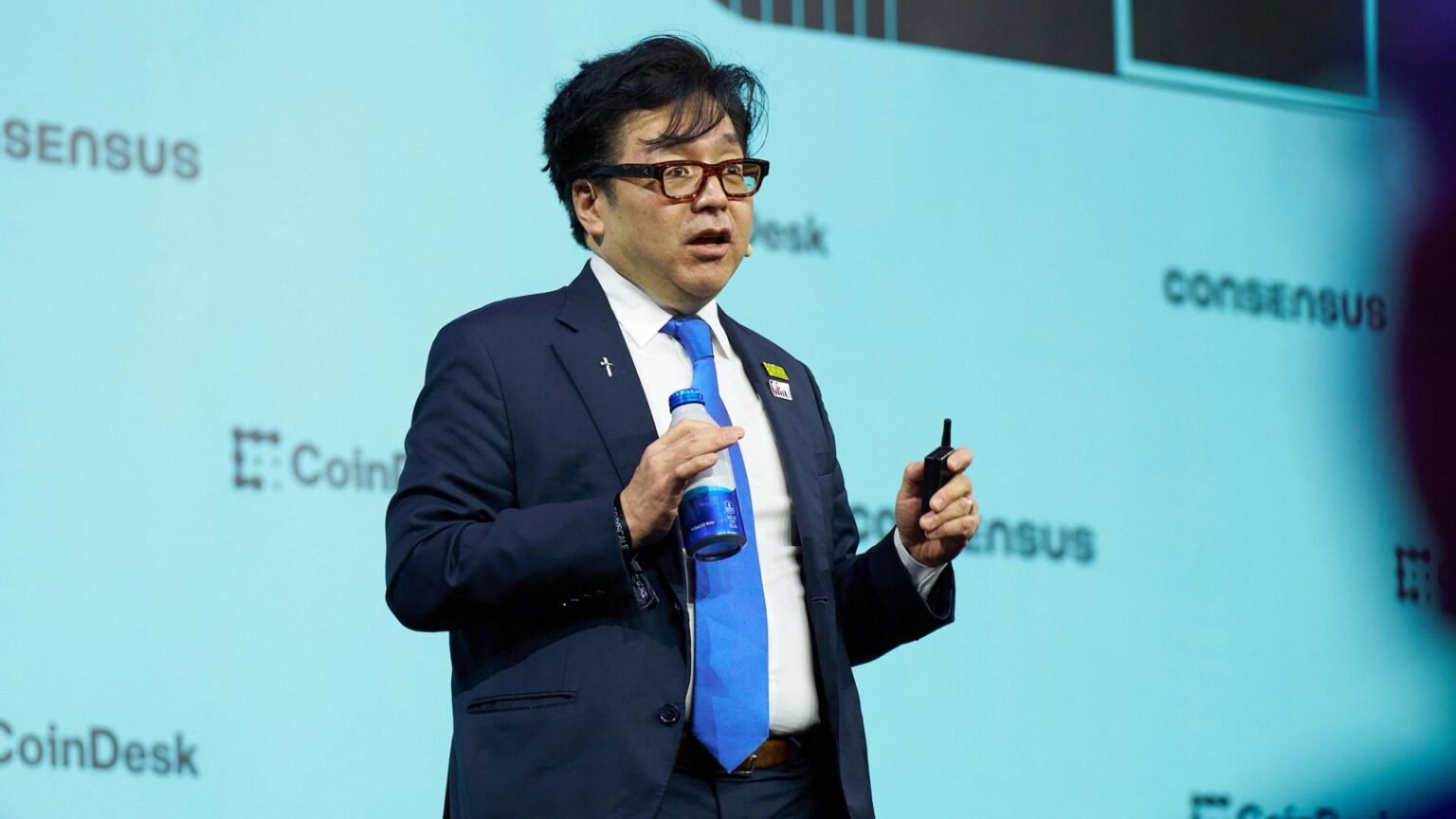 Tom Lee’s Bitmine (BMNR) continues to buy ETH while Strategy sold bitcoin