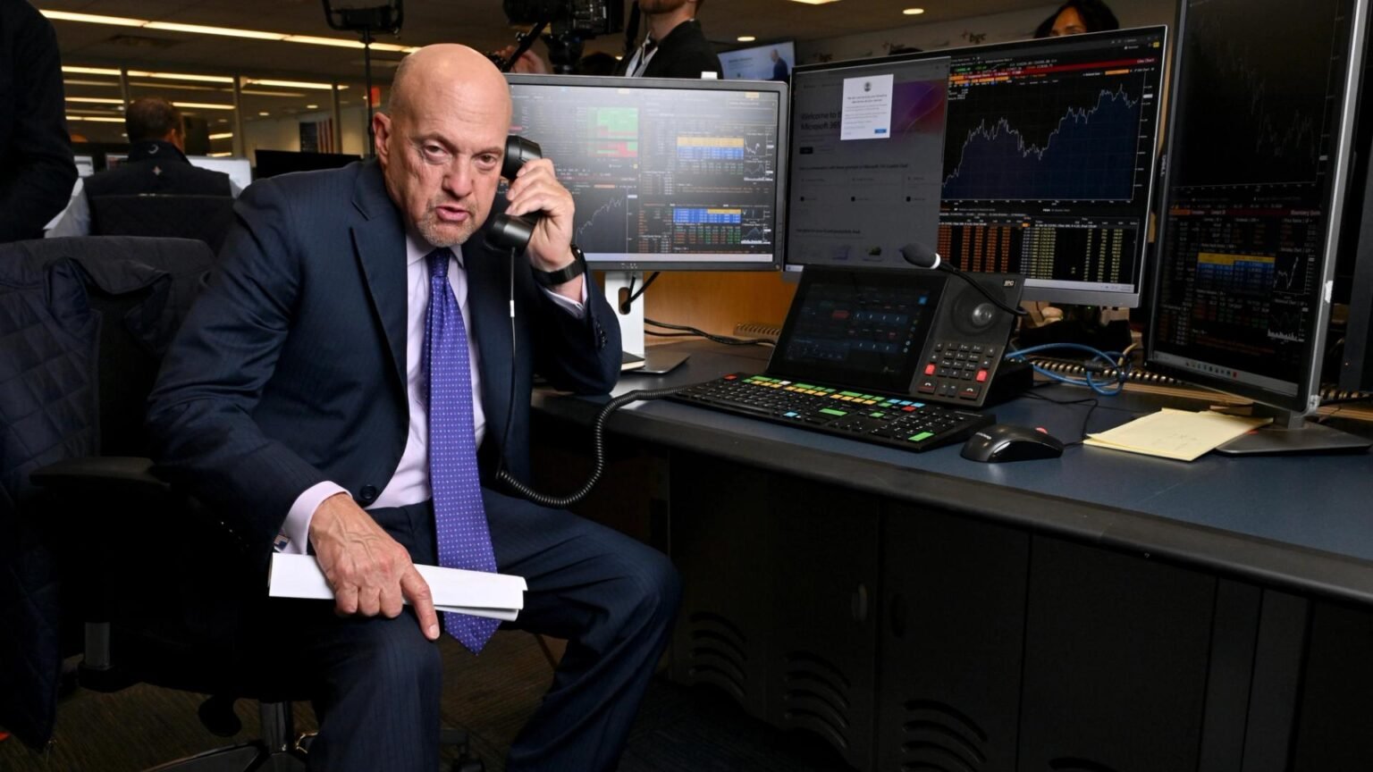 Why Jim Cramer’s quantum panic isn’t rattling bitcoin (BTC) as price holds around ,000