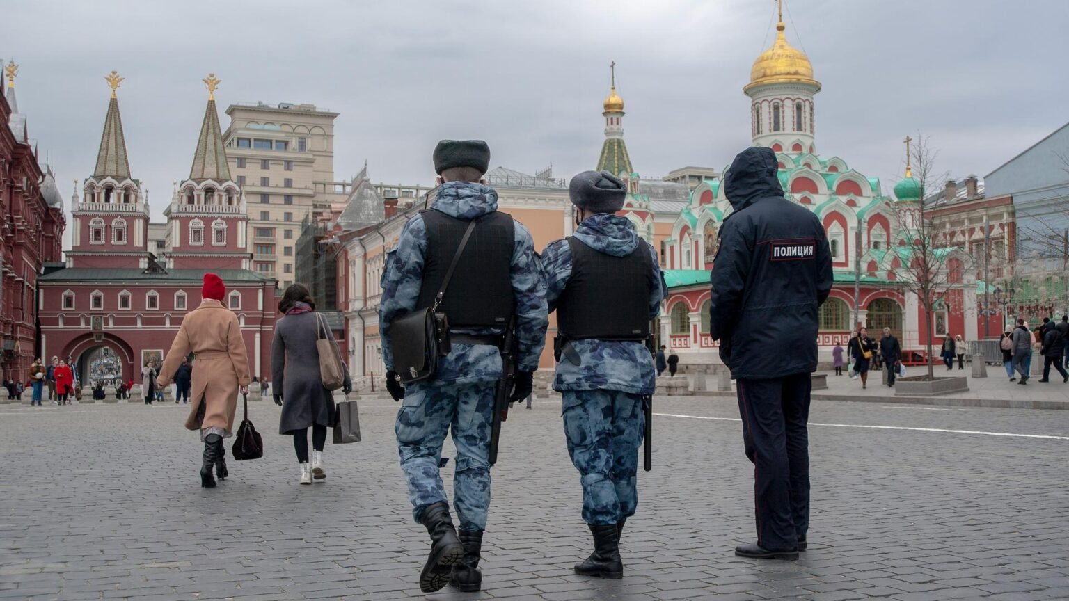 Russian security agents arrest over 20 in alleged crypto network linked to Ukraine