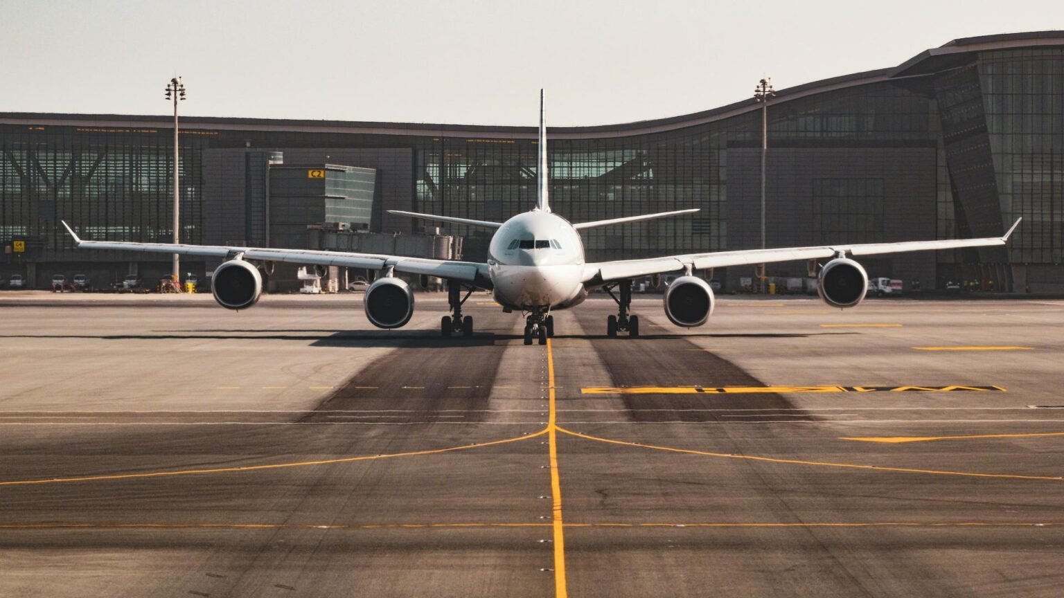 FlightAware abruptly drops lawsuit against Kalshi over flight data FlightAware abruptly drops lawsuit against Kalshi over flight data