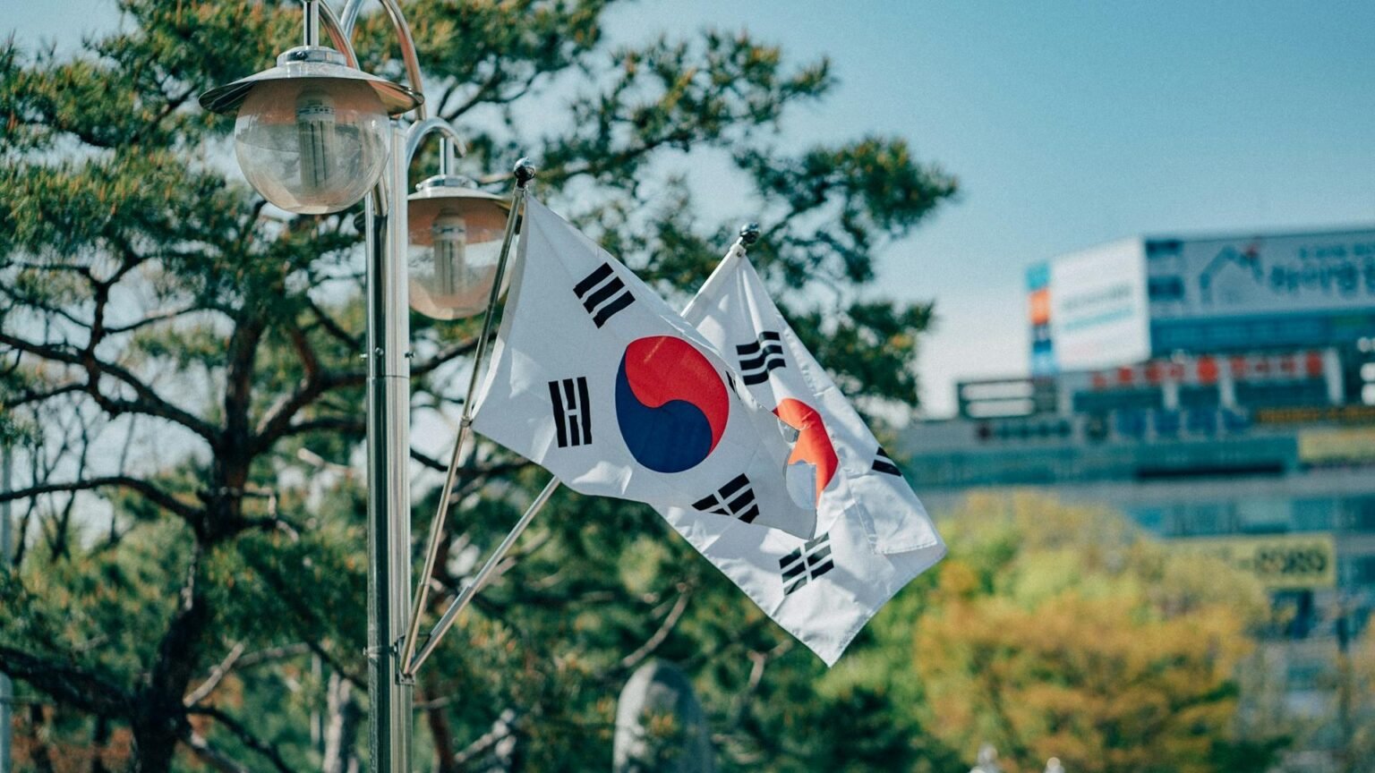 XRP sinks below  for first time since 2024 as Korean bank adopts Ripple Payments