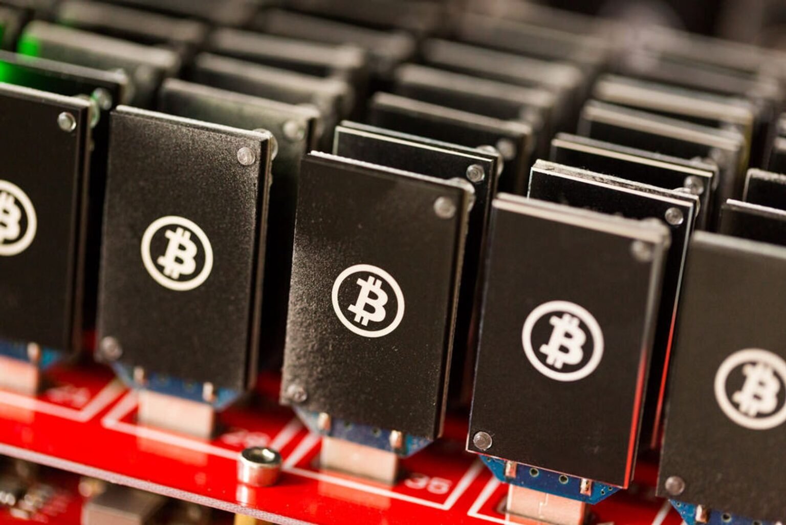 Bitcoin miners’ AI pivot pays off, but mining could revive with one twist