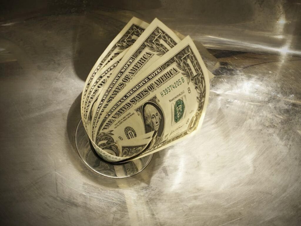 Bearish crypto bets lose record .7 billion as bitcoin surges toward ,000
