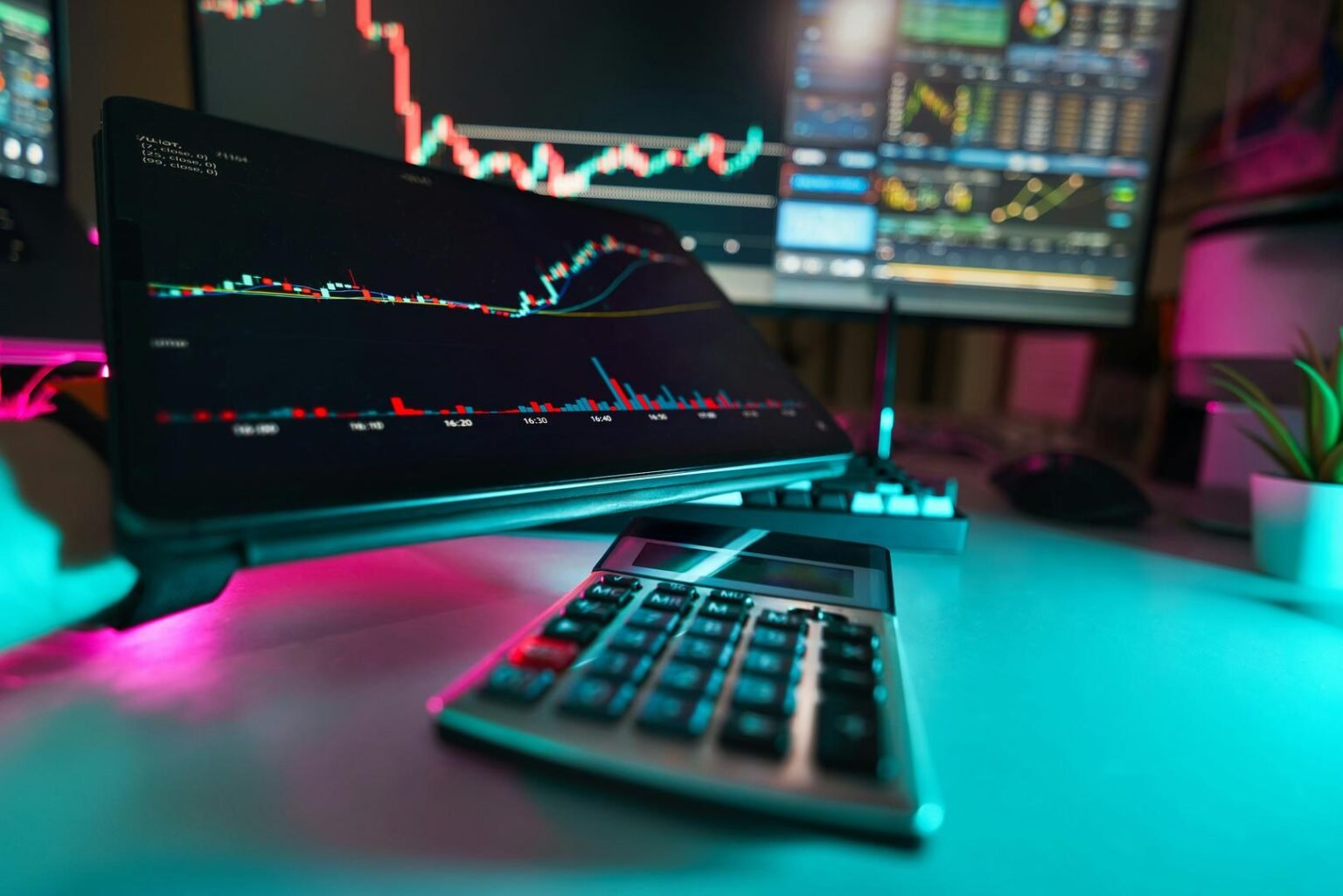 Bitcoin withstands  oil and rising yields while gold slides. A firm dollar is the catch