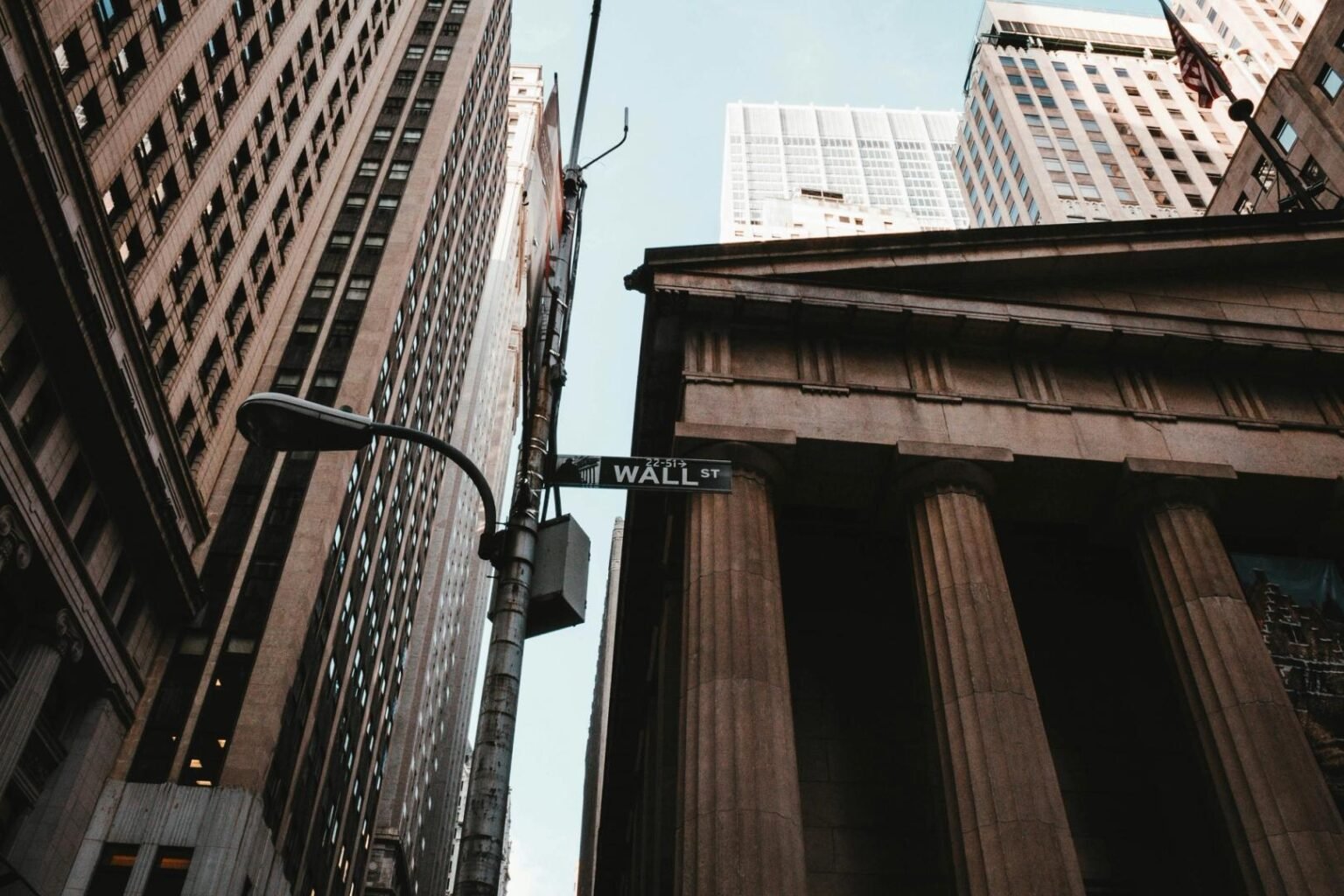 Banks escalate stablecoin rewards fight as Senate prepares for a Clarity Act vote Banks escalate stablecoin rewards fight as Senate prepares for a Clarity Act vote