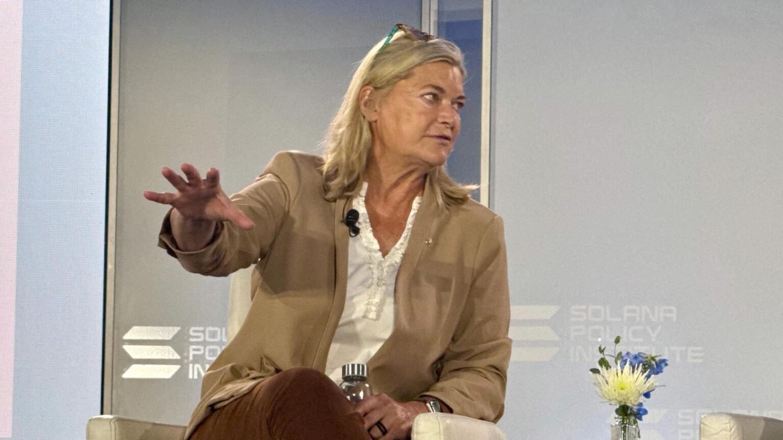 U.S. Senator Lummis says Democrats won't quit asking for more on crypto Clarity Act U.S. Senator Lummis says Democrats won't quit asking for more on crypto Clarity Act